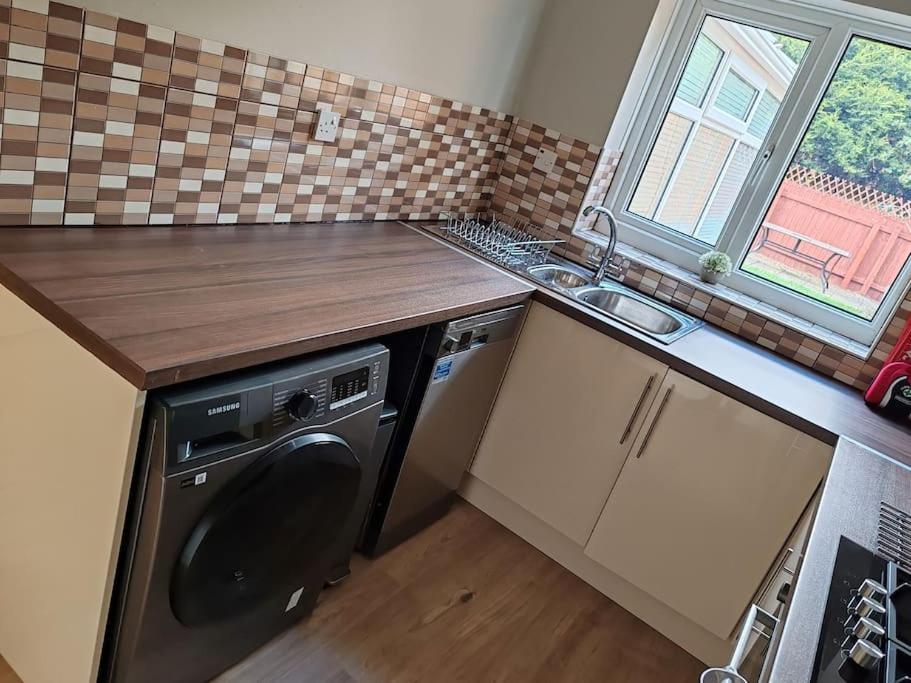 Modern Living In Hull Villa Kingston upon Hull ภายนอก รูปภาพ